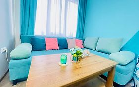 By The Sea - Central With Free Parking